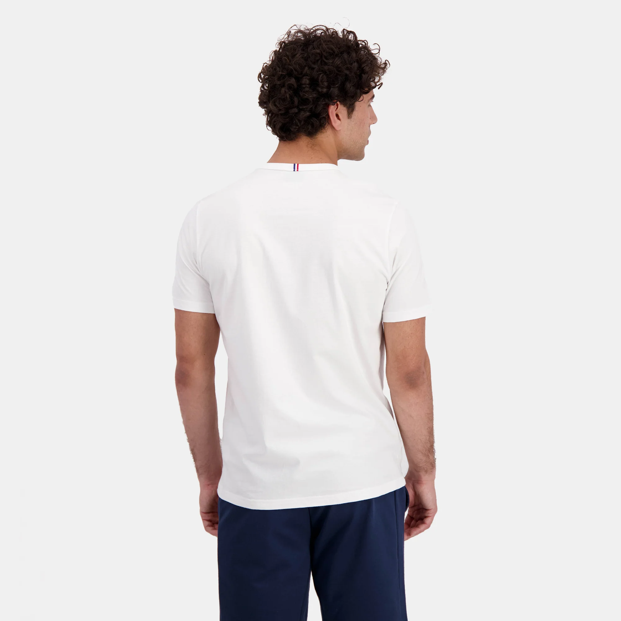 2422106-ESS Tee SS N°1 M new optical white | T-shirt Homme - Image 4