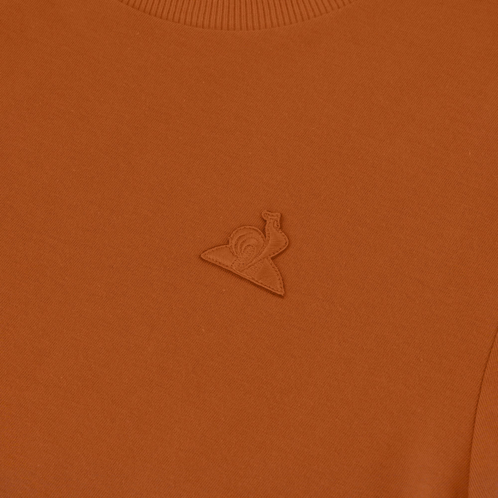 T-shirt Essentiel en jersey de coton avec logo brodé ton sur ton - Image 5